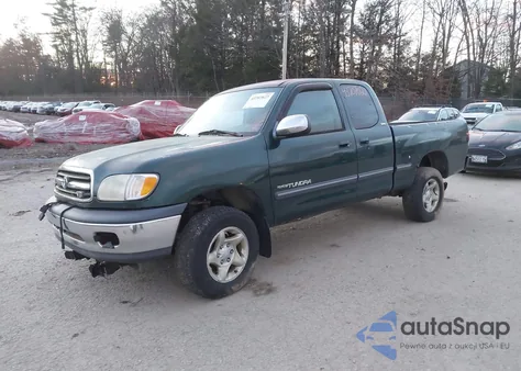 2000 Toyota Tundra Sr5 V8 z USA, uszkodzony, nr VIN 5TBBT4415YS062134